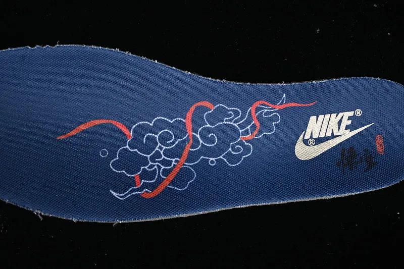 All Categories Nk SB Dunk Series Nk SB Dunk Low High-end Customized Low-top Sneakers C Version Nk Dunk Low Game Theme Black Myth Wukong Auspicious Cloud Dragon Pattern Deconstructed Retro Low-top Casual Sneakers DV2433-109